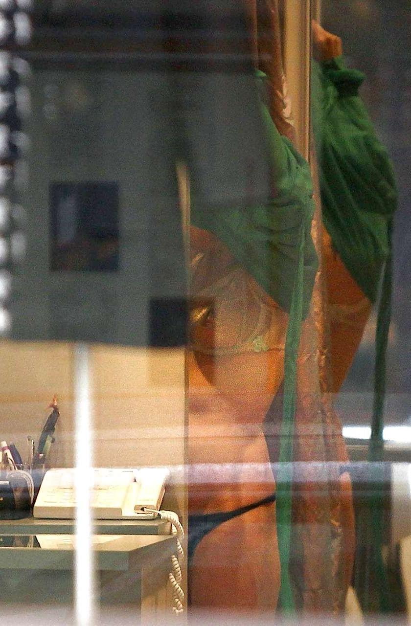 10P Geri Halliwell exposing her boobs in shop store and hairy pussy