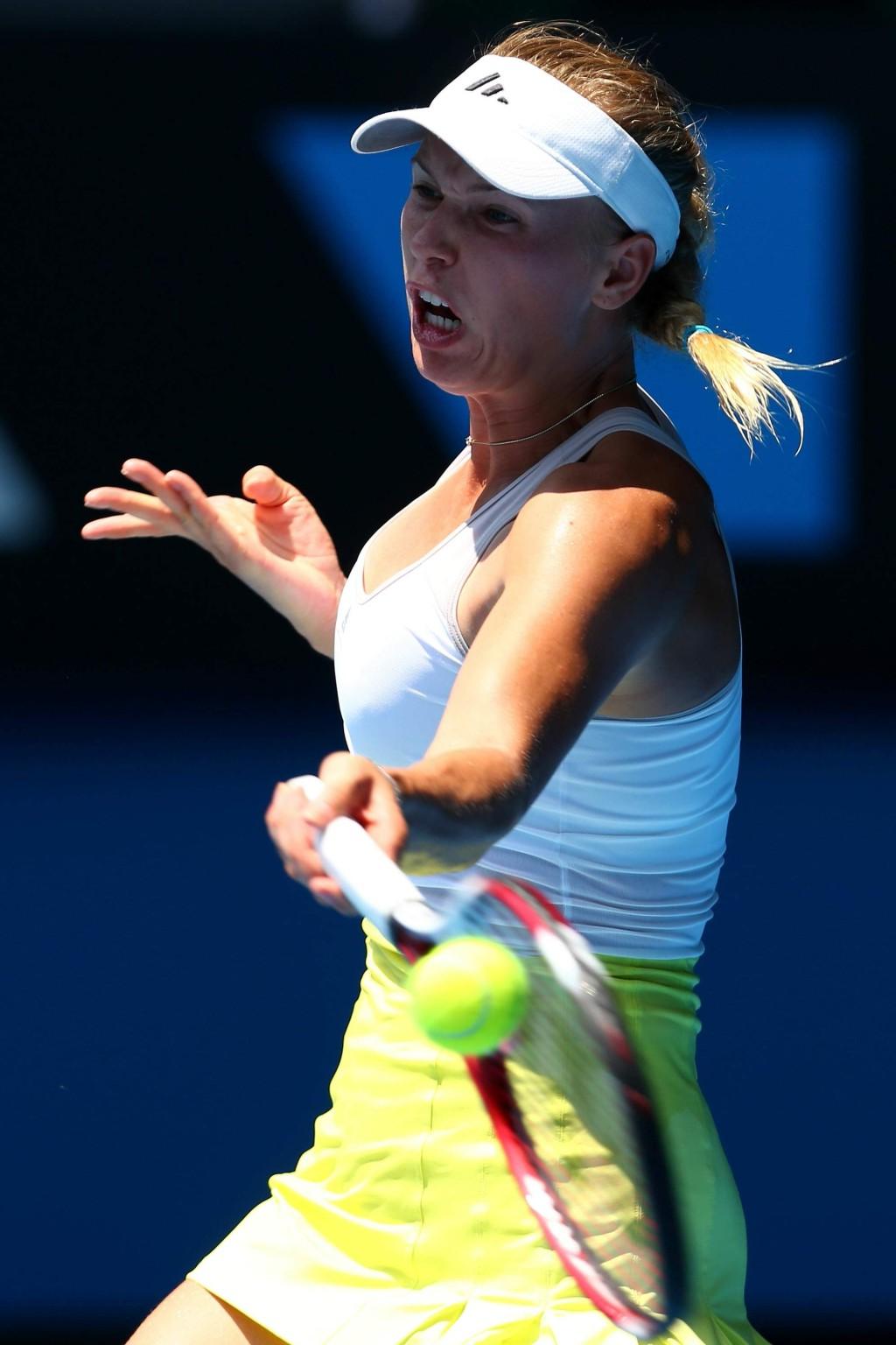 10P Caroline Wozniacki showing sweaty cleavage  camelote at the 2013 Australian Open