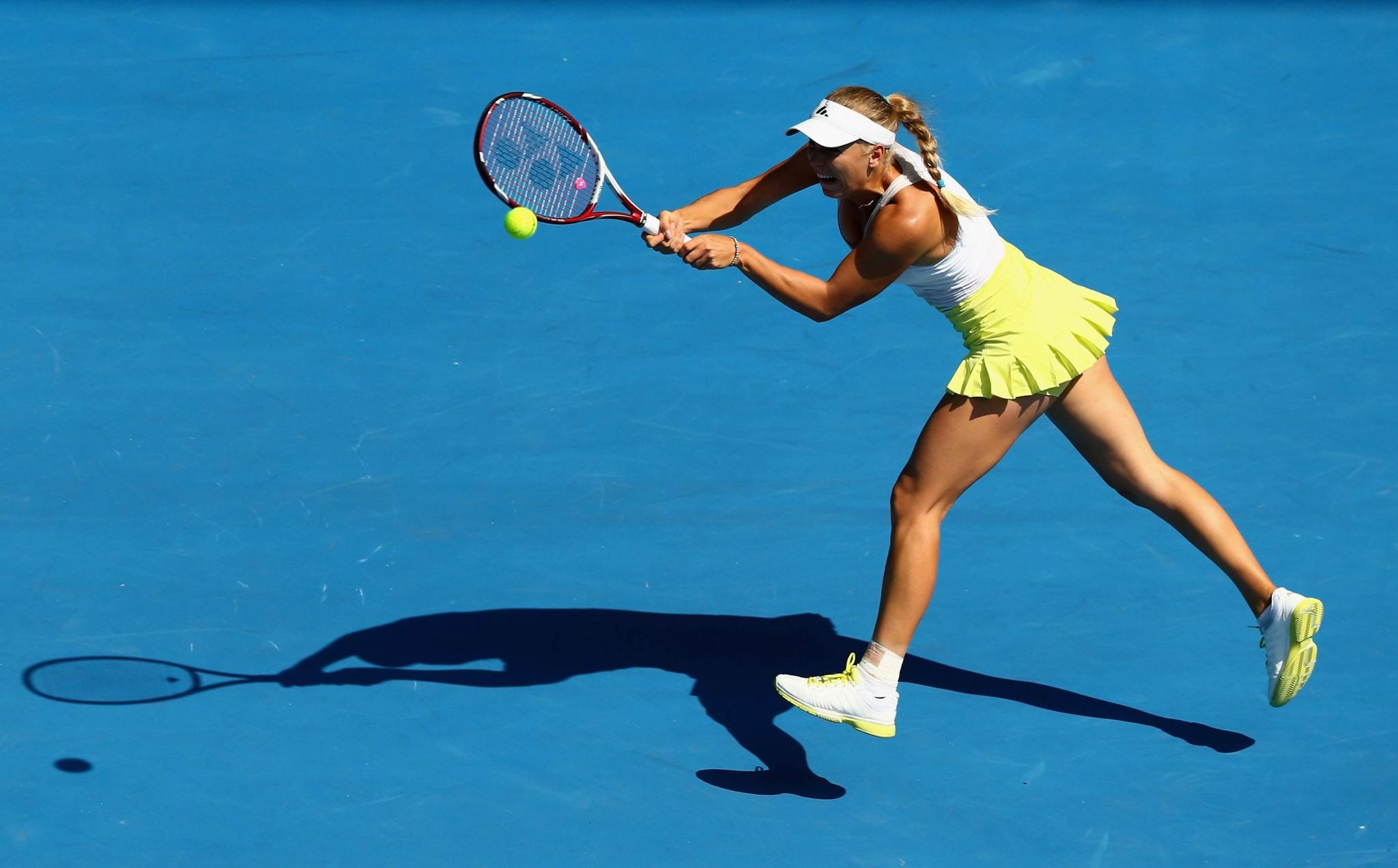 10P Caroline Wozniacki showing sweaty cleavage  camelote at the 2013 Australian Open