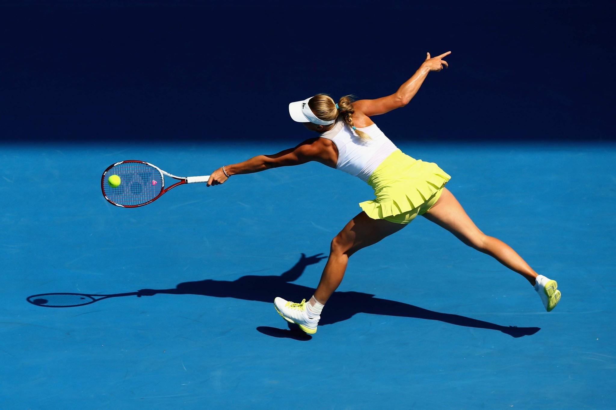 10P Caroline Wozniacki showing sweaty cleavage  camelote at the 2013 Australian Open
