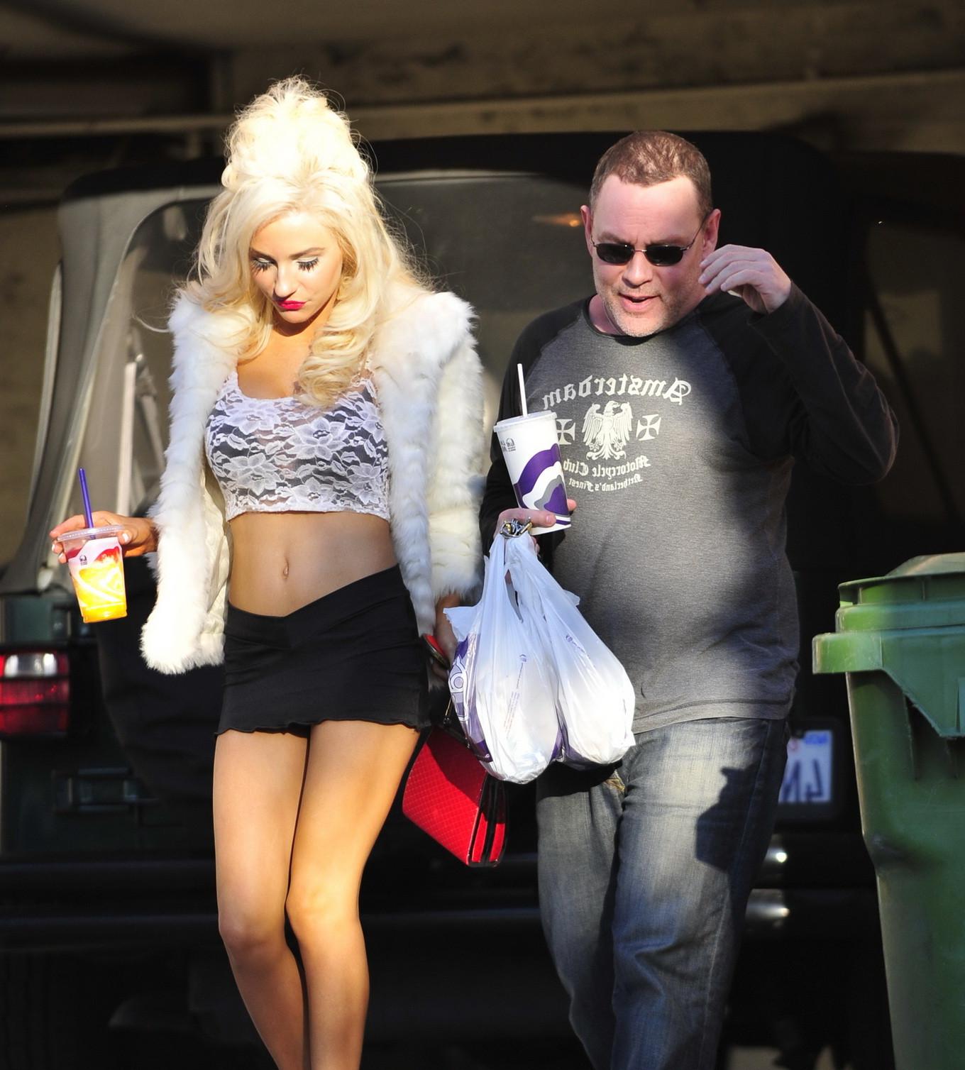 10P Courtney Stodden wearing see-through to bra belly top  mikro skirt outside her h