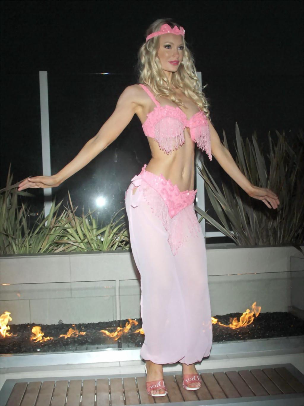 10P Sophie Turner shows off her hot body wearing belly dancer costume in Beverly Hil