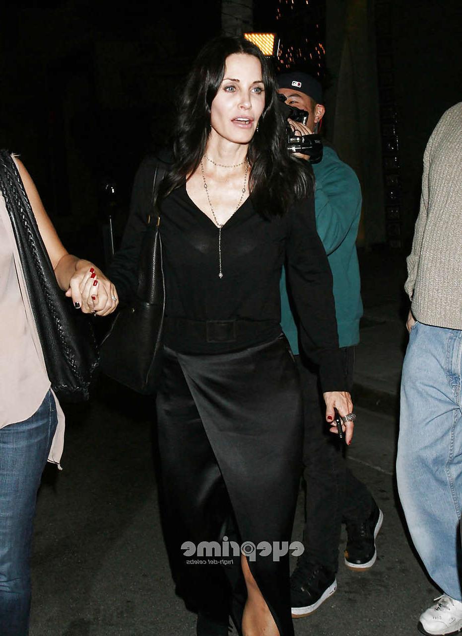 16P Courteney Cox flashing her black panties upskirt in car paparazzi pictures