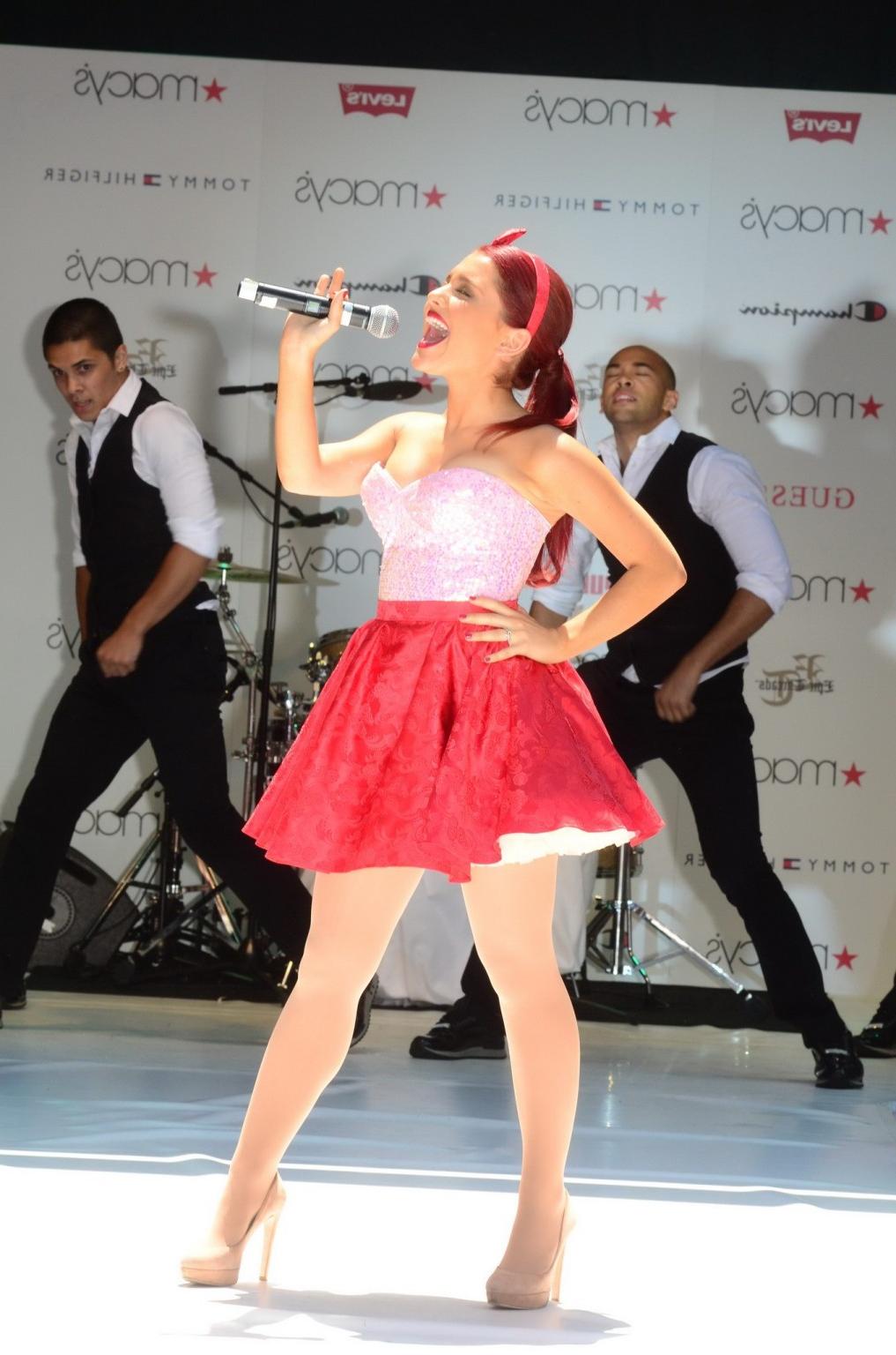 16P Ariana Grande flashing her panties at Macy's Annual Summer Blowout Show in NYC