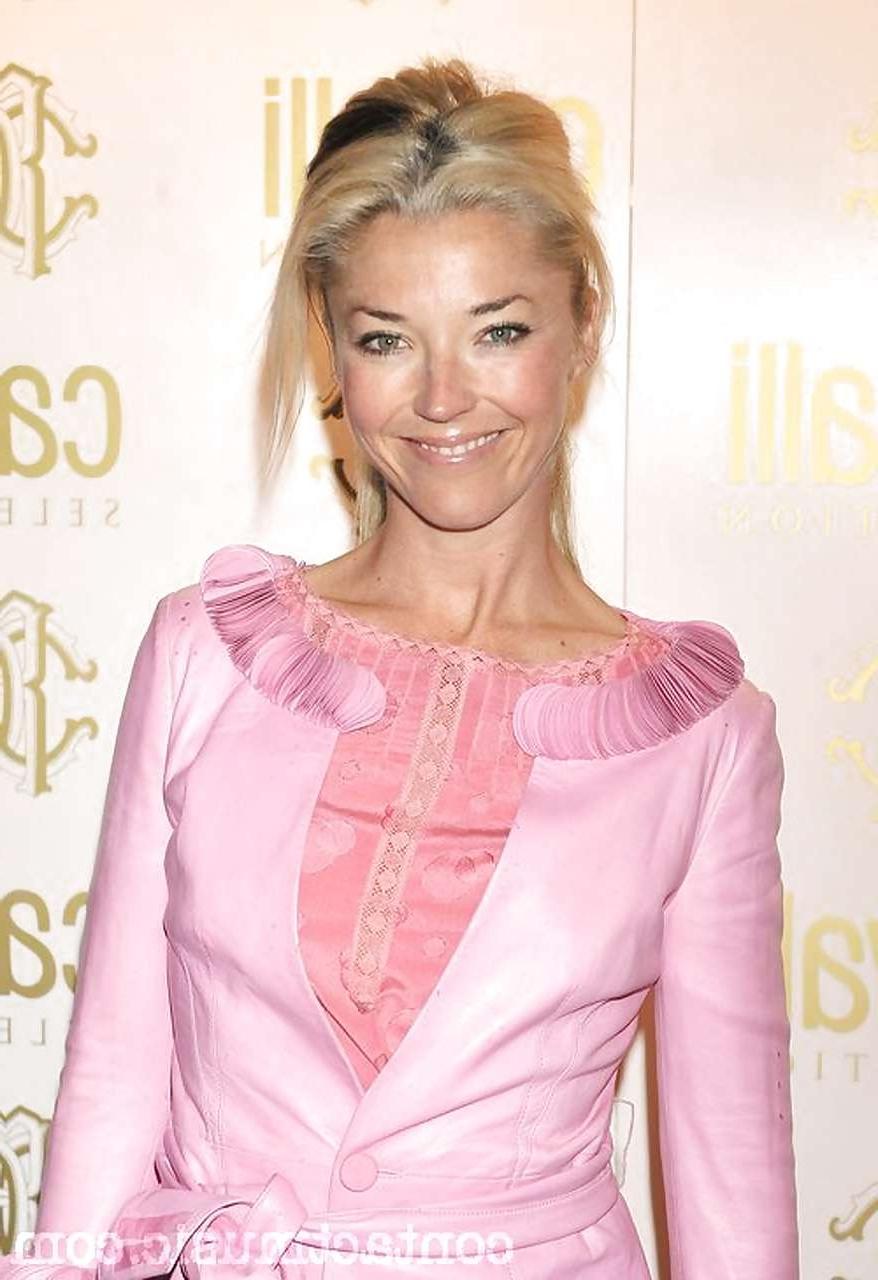 16P Tamara Beckwith showing her pussy upskirt in car and her tits on beach caught by