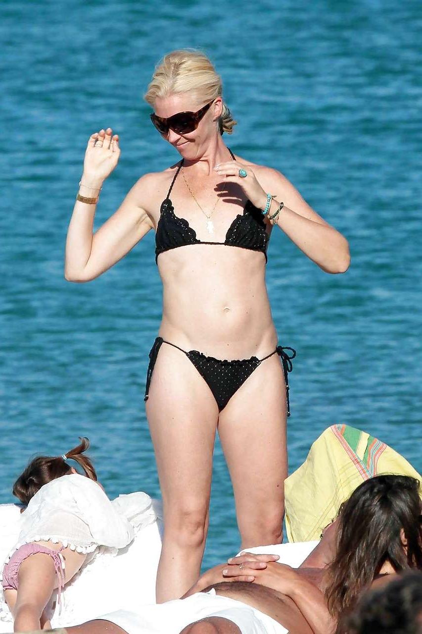 16P Tamara Beckwith showing her pussy upskirt in car and her tits on beach caught by