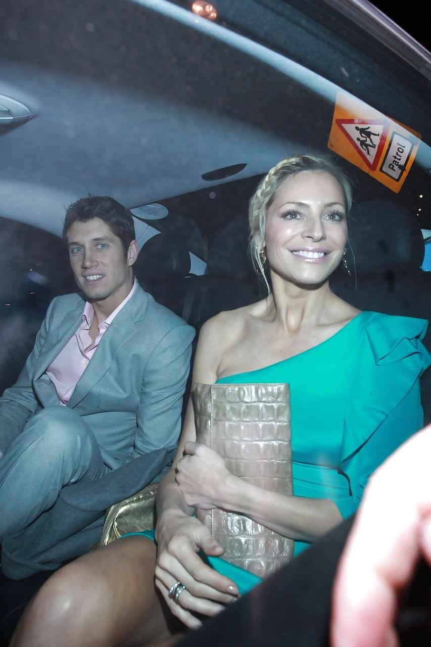 16P Tess Daly flashing her panties upskirt in car and side boob paparazzi pictures