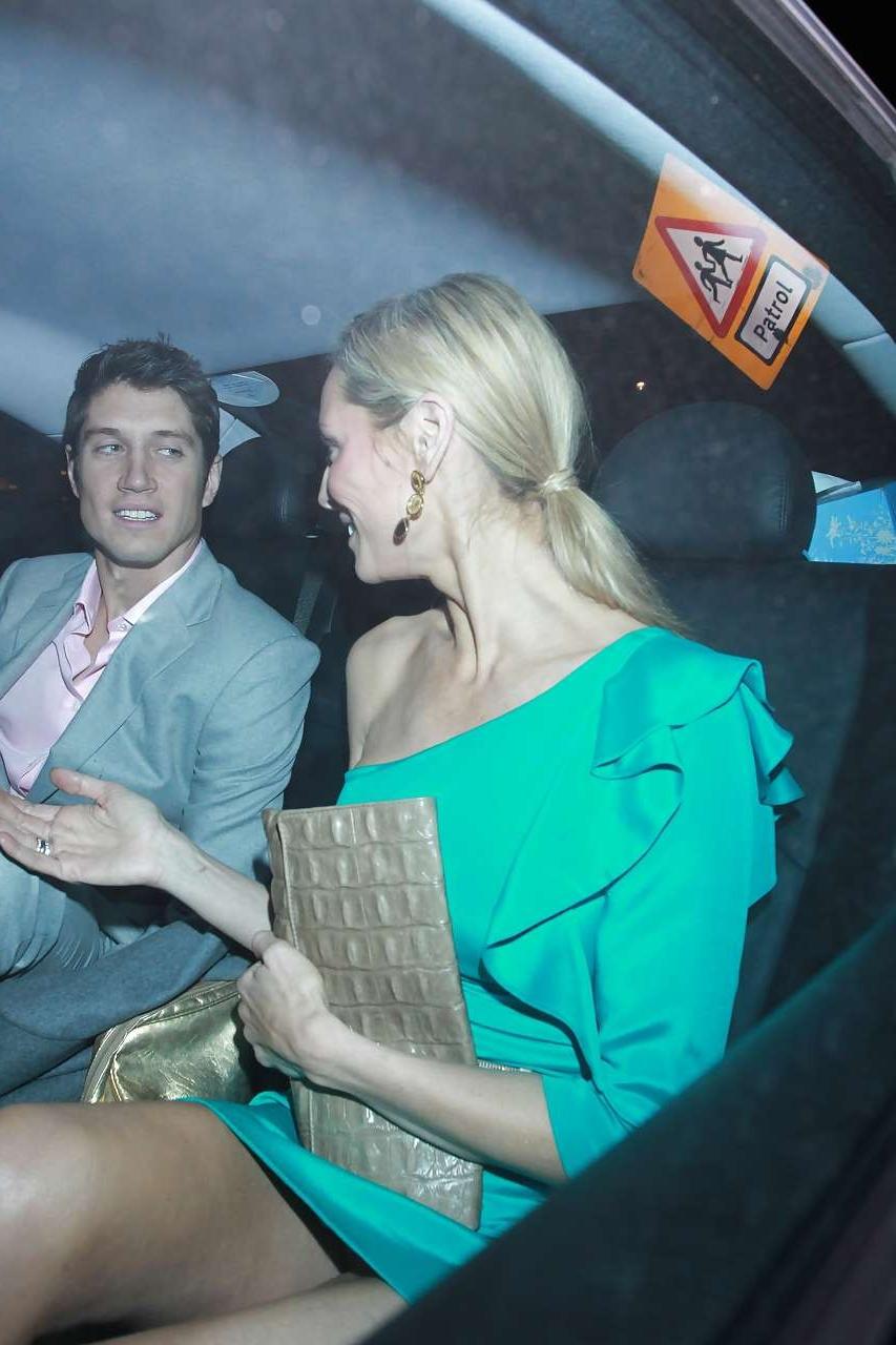 16P Tess Daly flashing her panties upskirt in car and side boob paparazzi pictures