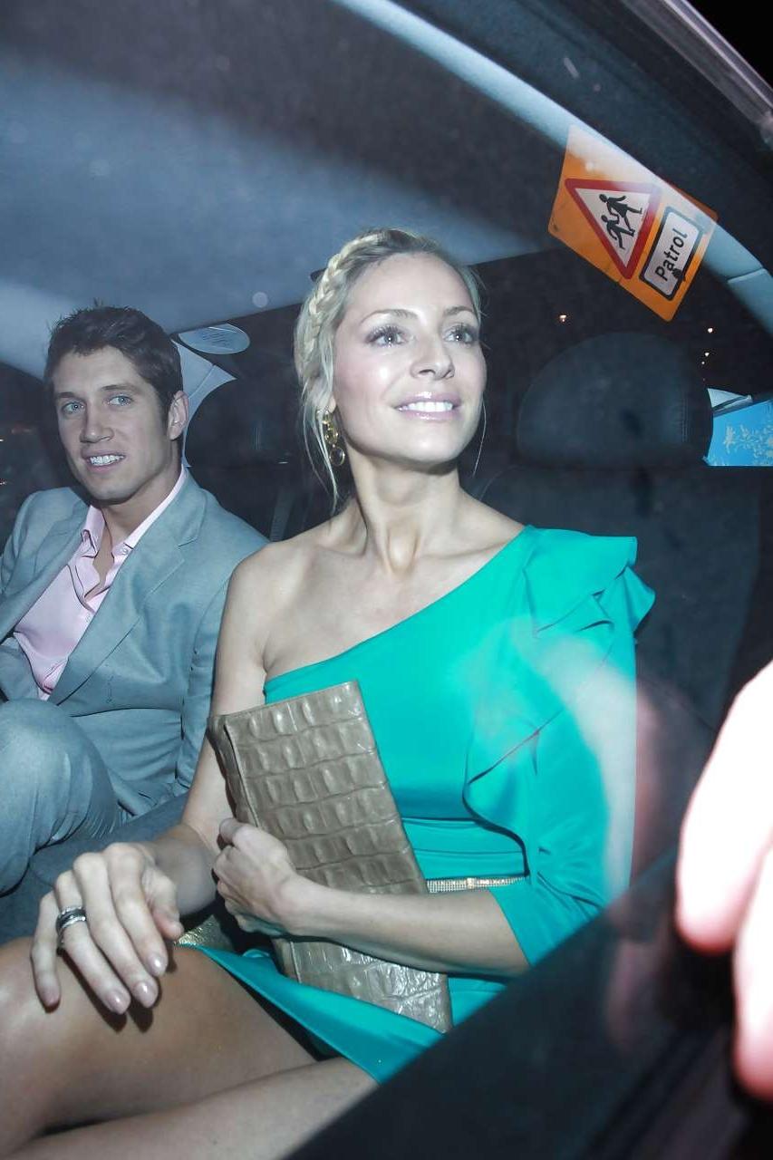16P Tess Daly flashing her panties upskirt in car and side boob paparazzi pictures