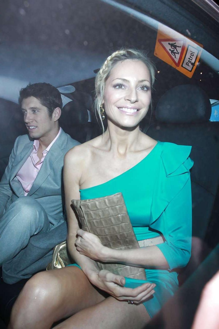 16P Tess Daly flashing her panties upskirt in car and side boob paparazzi pictures