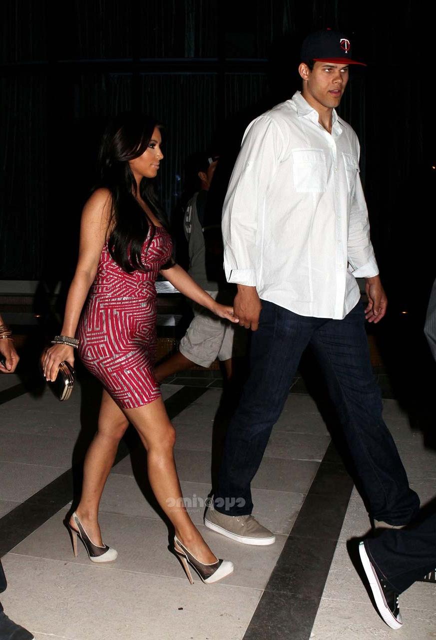 16P Kim Kardashian trying to avoid upskirt while exit from car and going to night pa