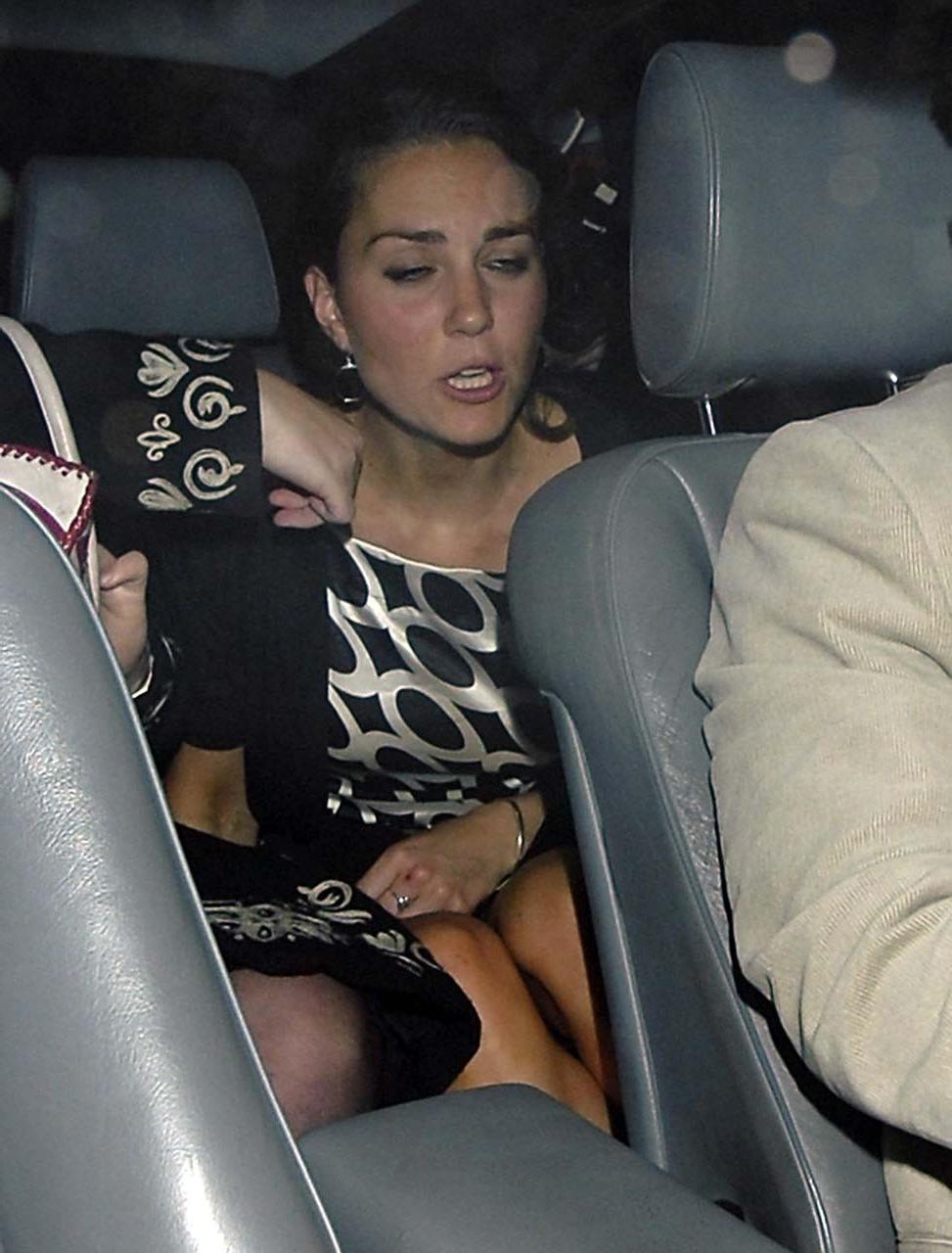 16P Princess Kate Middleton flashing her panties upskirt in car paparazzi pictures