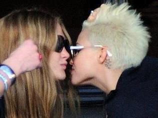 15P Assorted pictures of hot Australian lesbian celebrity Ruby Rose