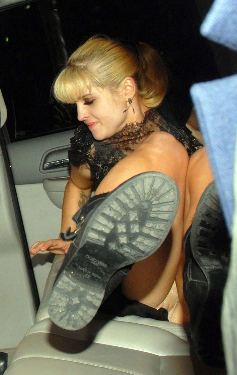 16P Kelly Osbourne flashing her white panties upskirt in car paparazzi pictures
