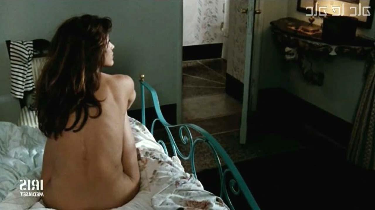 16P Sophie Marceau exposing her nice big boobs and hairy pussy in nude movie scenes