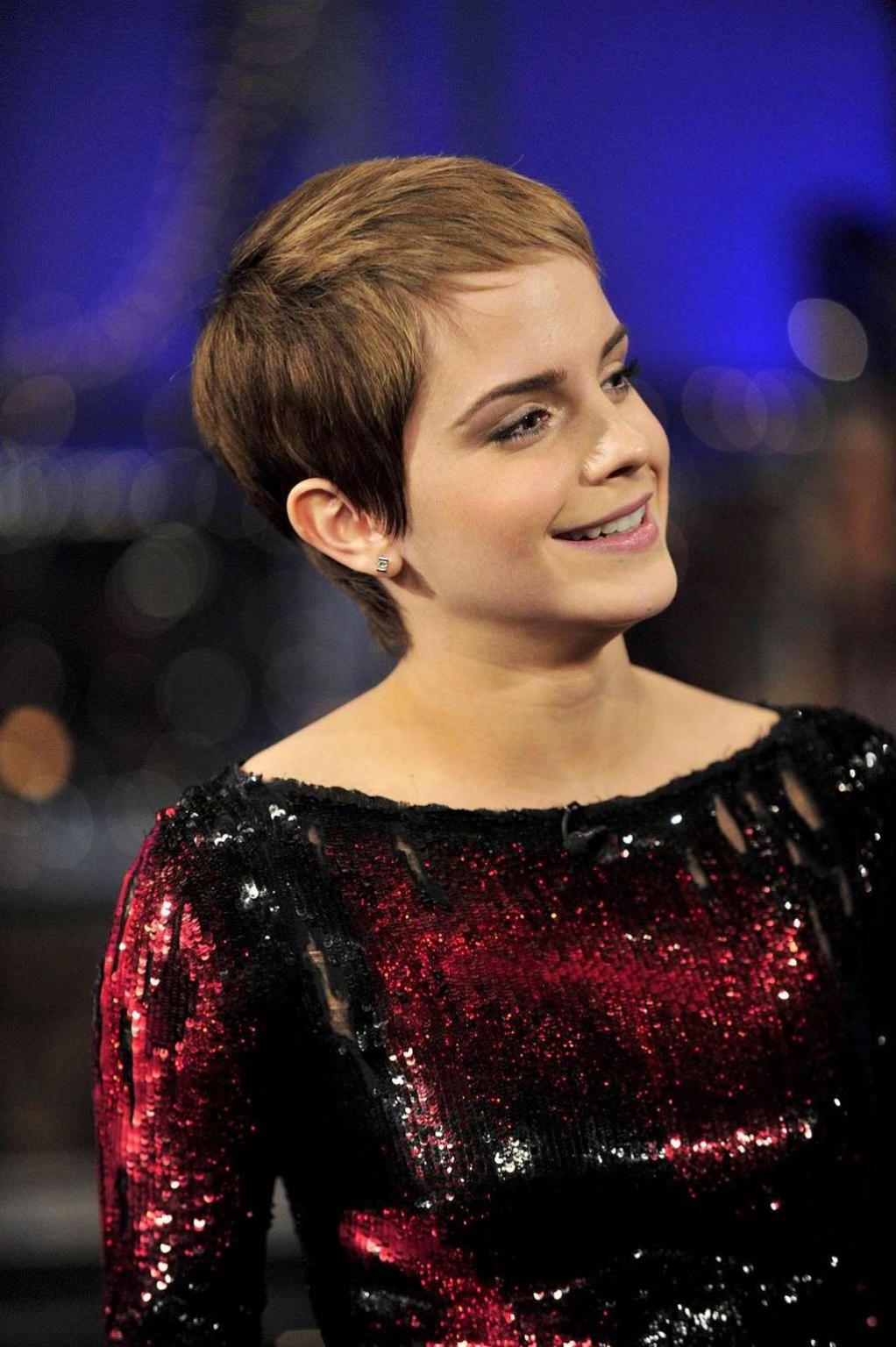 9P Emma Watson flashing her panties upskirt in car and nipple slip paparazzi shoots