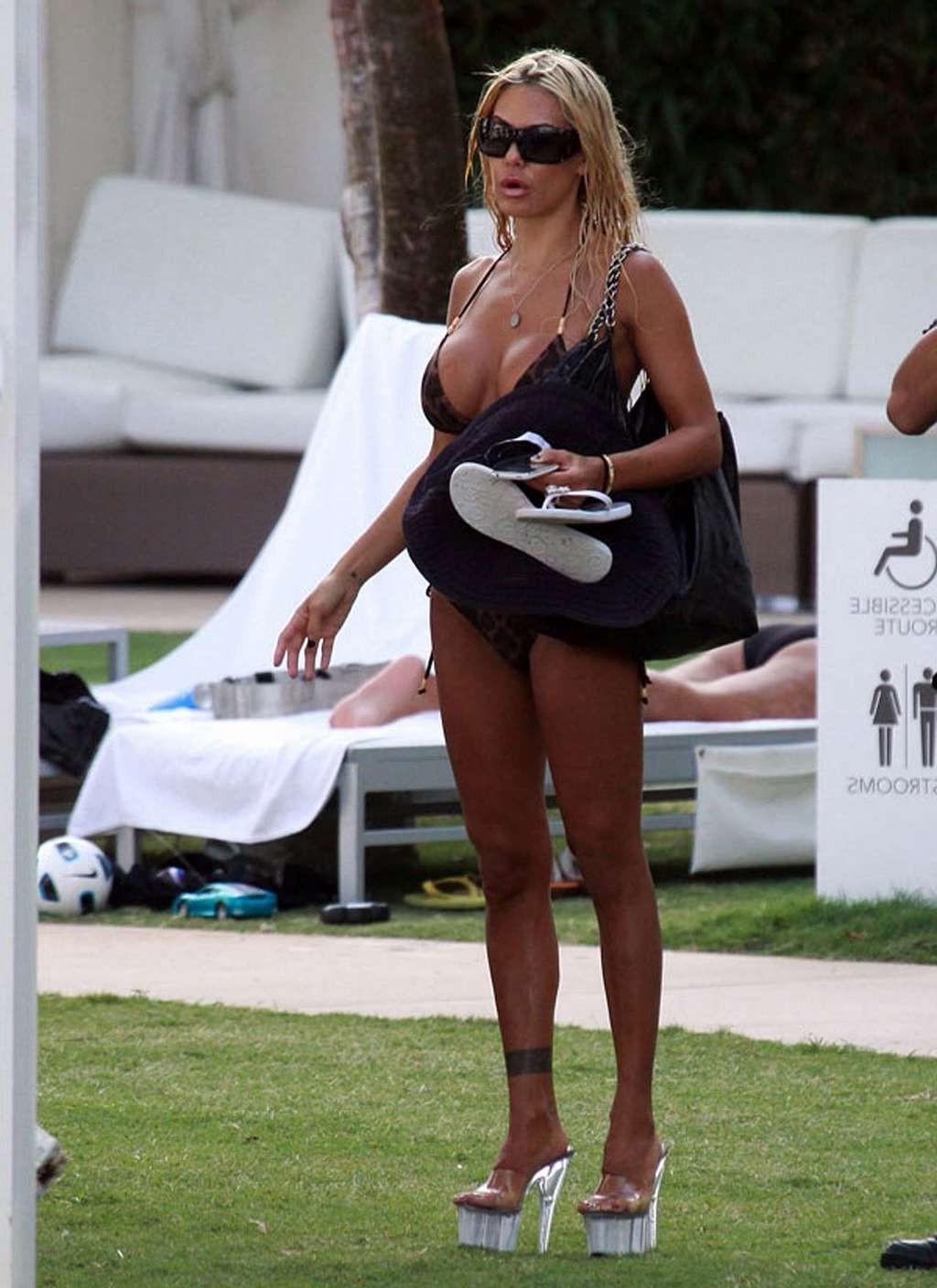 10P Shauna Sand nipple slip in car and looking sexy in bikini on beach paparazzi sho