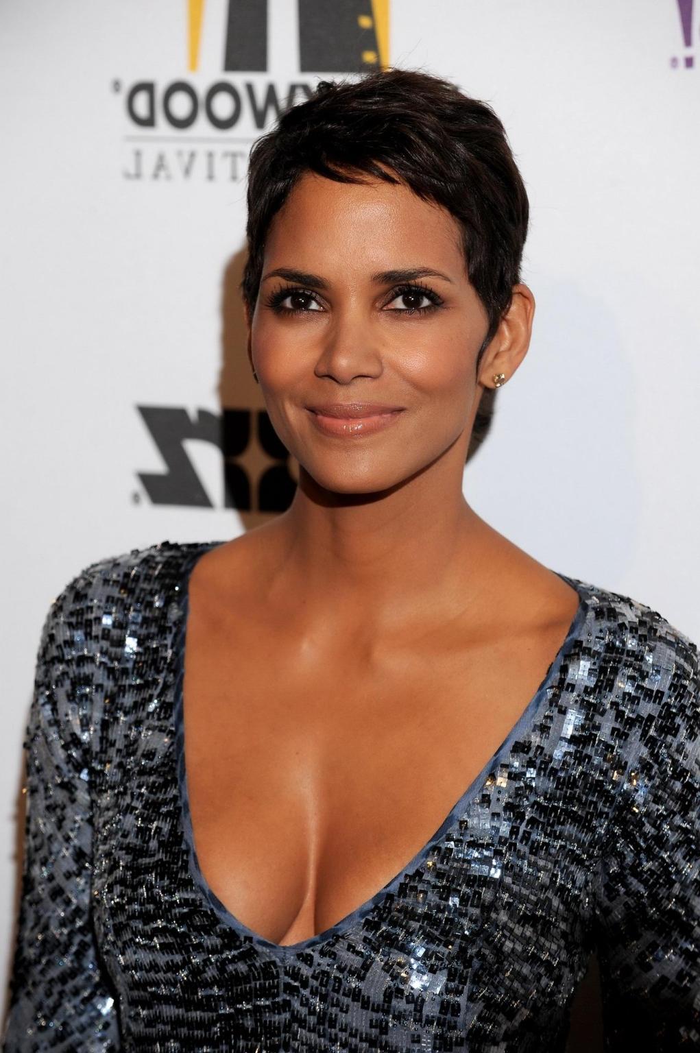 16P Halle Berry leggy  cleavy in little shiny dress at 'Hollywood Awards' 14th Annua