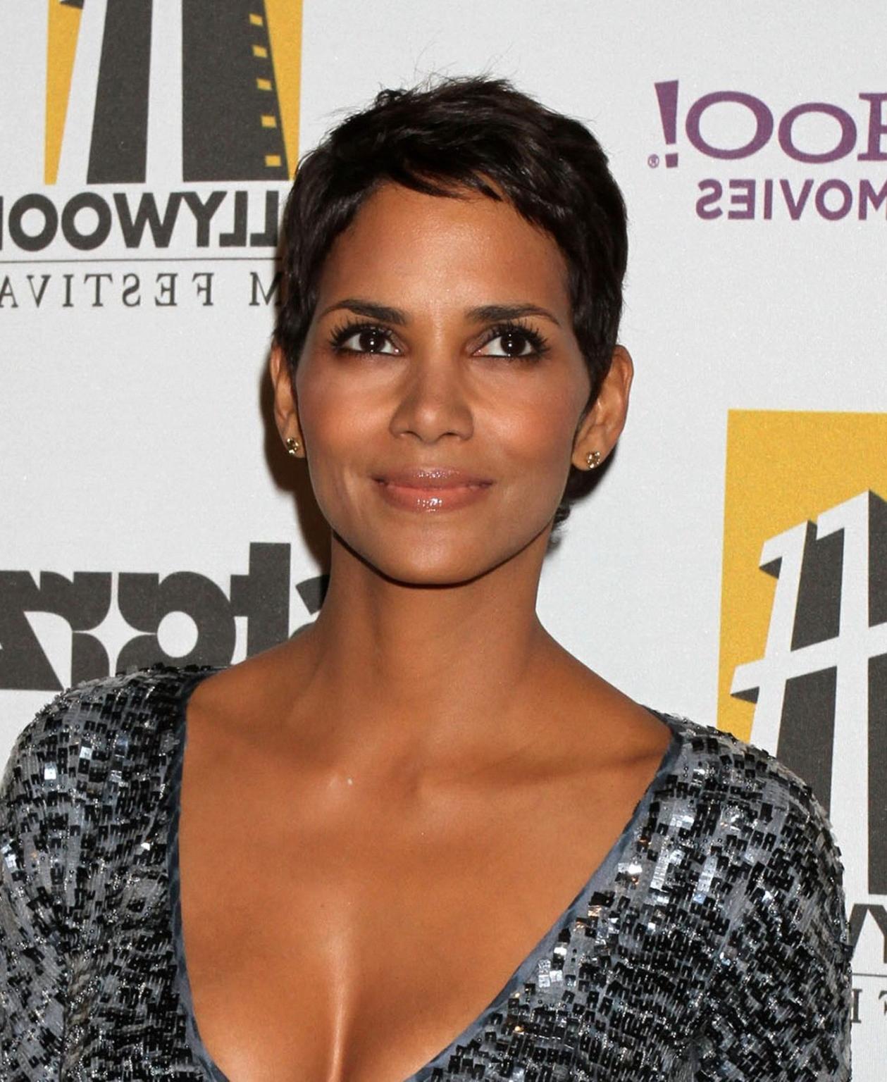 16P Halle Berry leggy  cleavy in little shiny dress at 'Hollywood Awards' 14th Annua