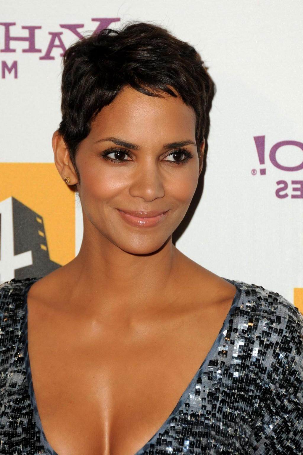 16P Halle Berry leggy  cleavy in little shiny dress at 'Hollywood Awards' 14th Annua