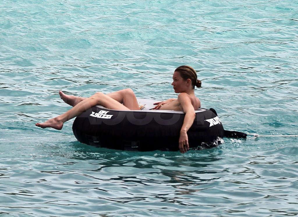 10P Kate Moss tits exposed on beach and upskirt in car paparazzi shoots