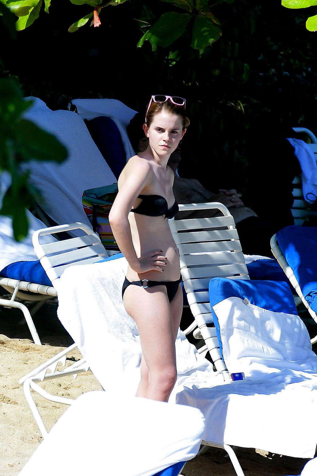 16P Emma Watson flashing her panties and pubic hair upskirt in car