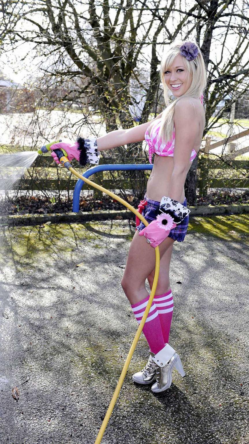 16P Sophie Reade showing her sexy body while she washing car