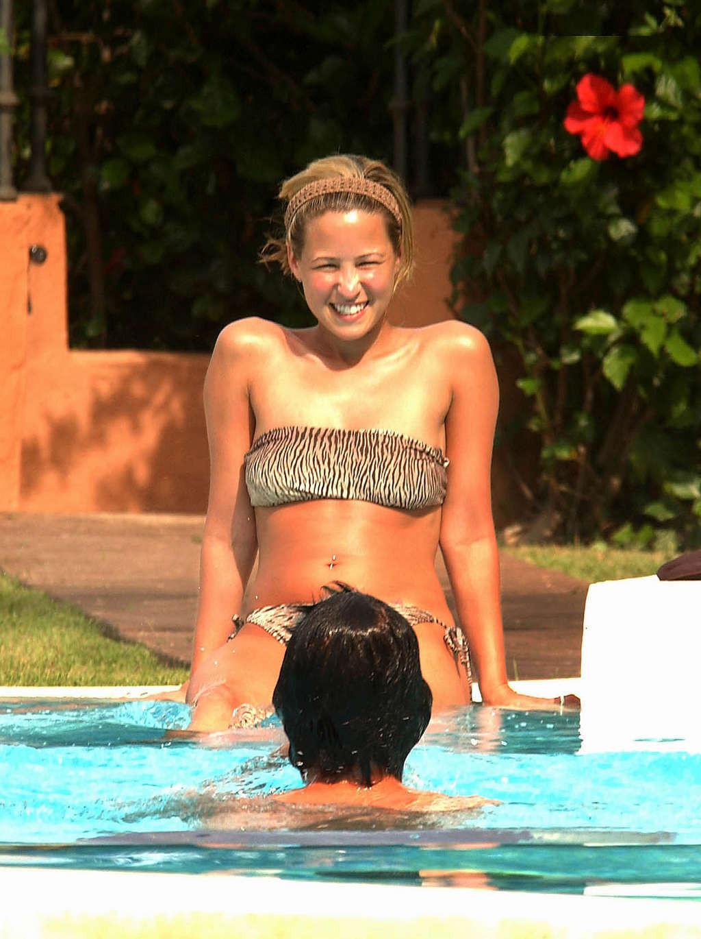 16P Rachel Stevens enjoy the pool and shows her sexy ass and perfect body