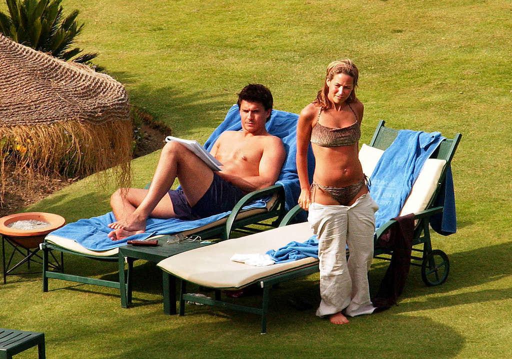 16P Rachel Stevens enjoy the pool and shows her sexy ass and perfect body