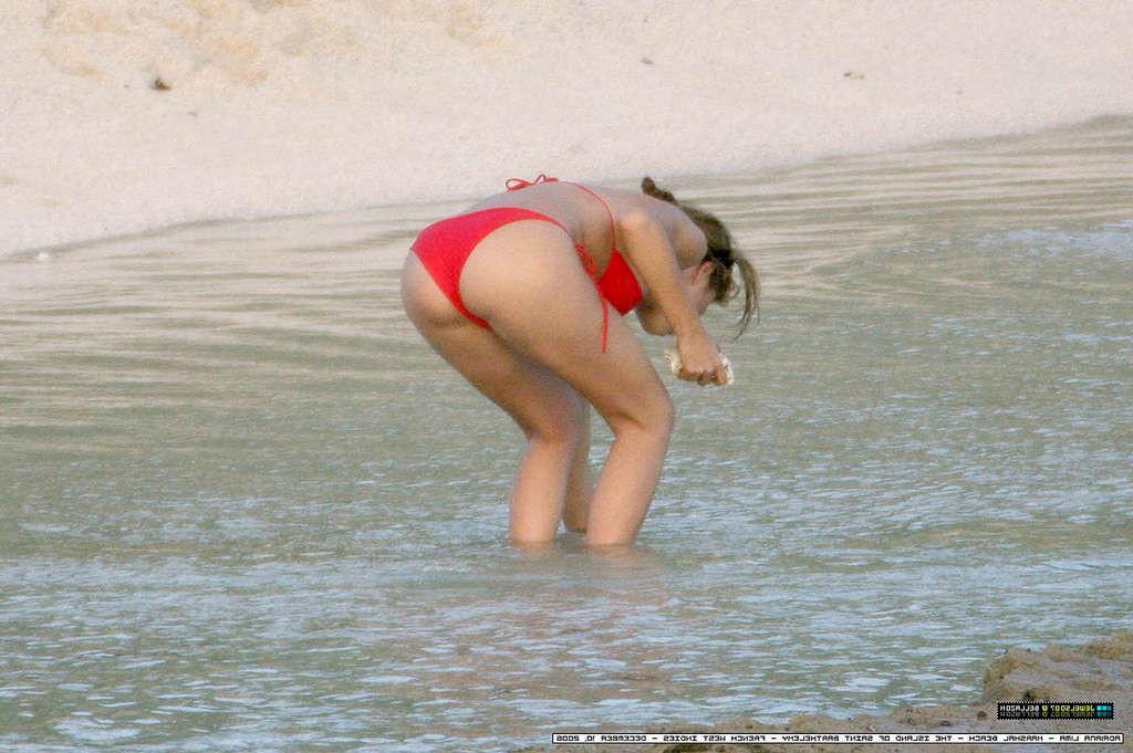 16P Adriana Lima showing perfect body and sexy ass in thong