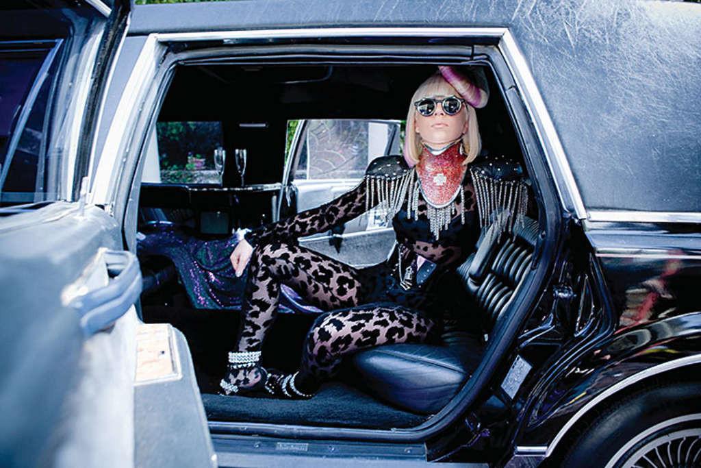 10P Lady Gaga posing very sexy for some photoshoot and upskirt in car paparazzi pict
