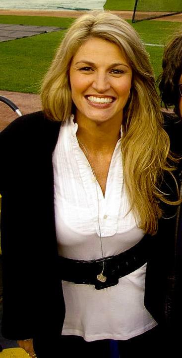 15P Erin Andrews tight bodied sportscaster reports on the game