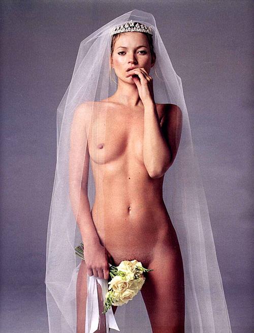 16P Kate Moss showing her nice tits and upskirt in car paparazzi pictures