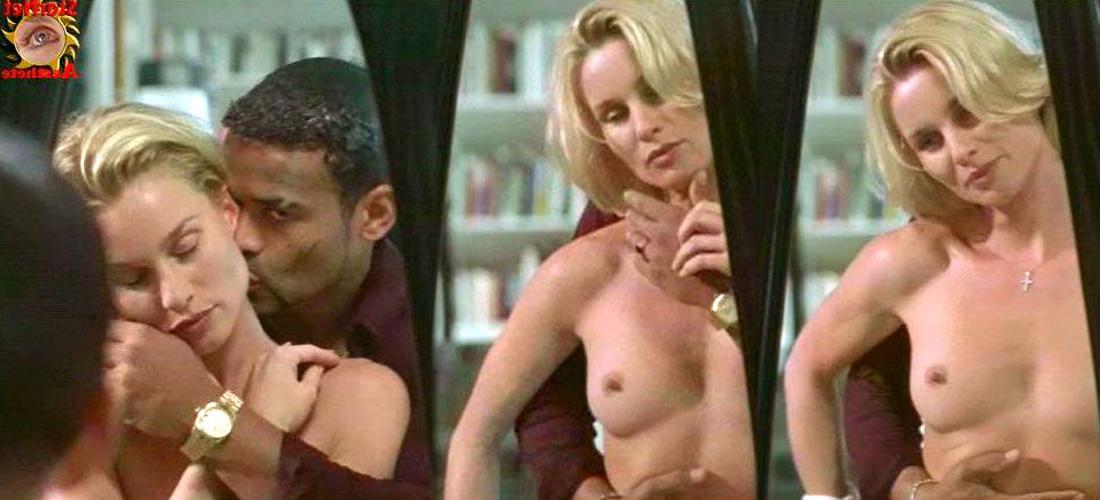 16P Nicollette Sheridan nice upskirt in car paparazzi pictures