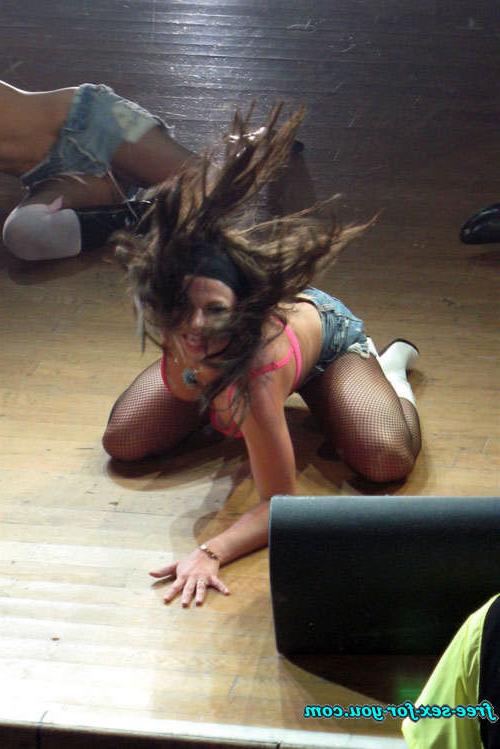 16P Britney Spears posing in topless and hooker outfit on stage