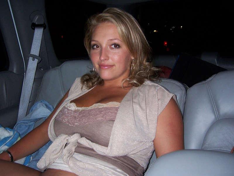 15P Photos of a wild wife who got naughty in the car