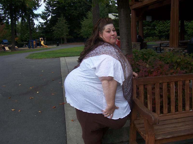 15P very fat mature with huge belly poser