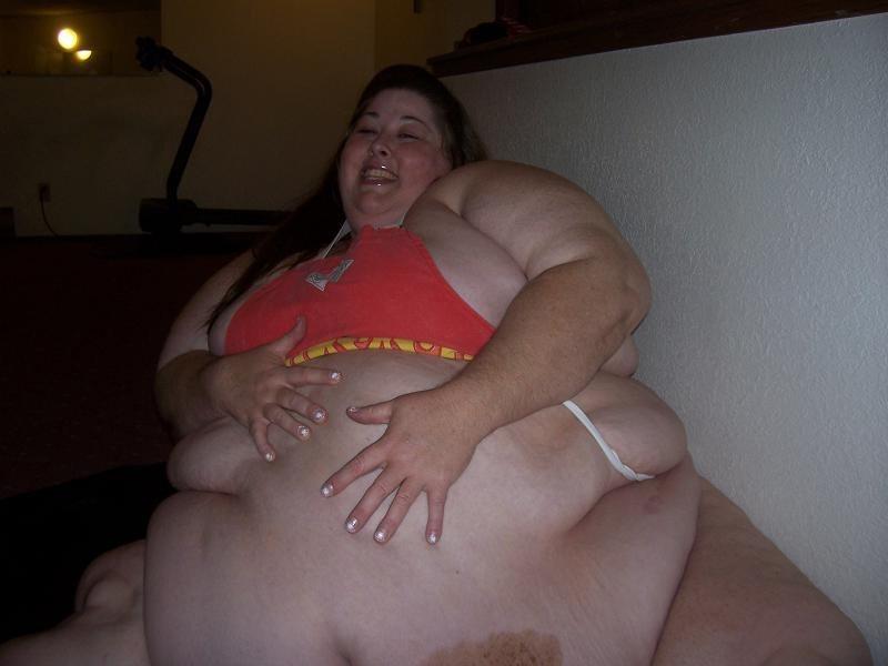 15P very fat mature with huge belly poser