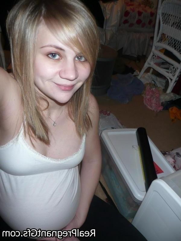 16P Amateur preggo girlfriends