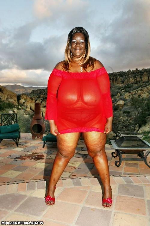 16P Fat black mama with big hooters blowing and riding big steak