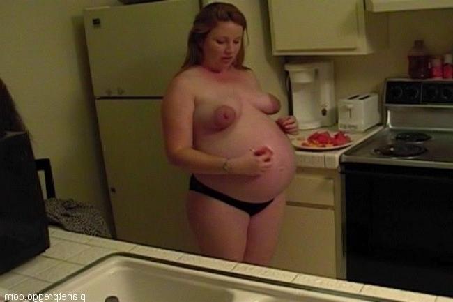 16P Big pregnant belly babe