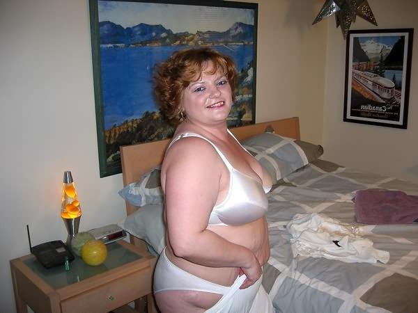 20P Fat giant belly showing body in its room