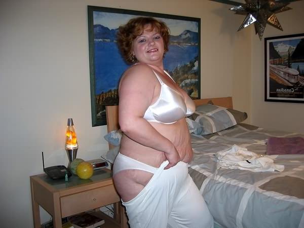 20P Fat giant belly showing body in its room