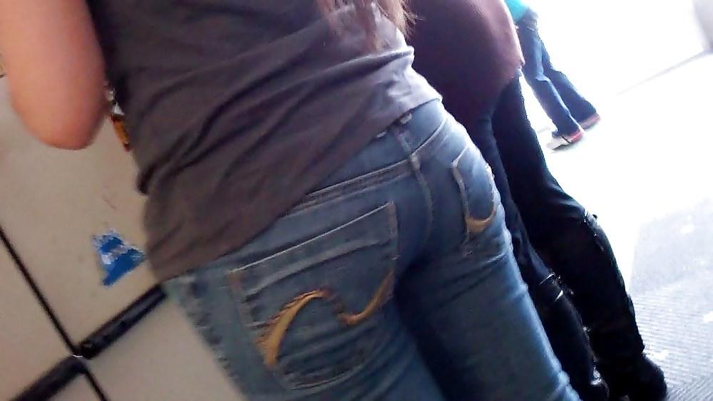 25P Beautiful girls butts & ass in jeans 