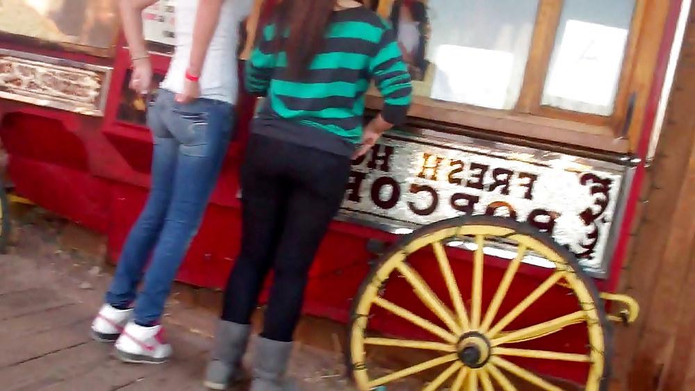 25P Beautiful girls butts & ass in jeans 