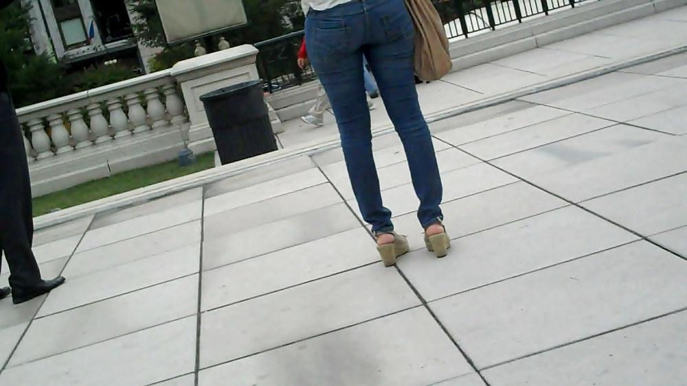 25P Beautiful girls butts & ass in jeans 