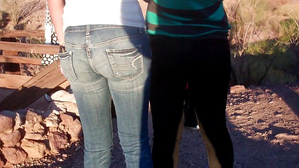 25P Beautiful girls butts & ass in jeans 