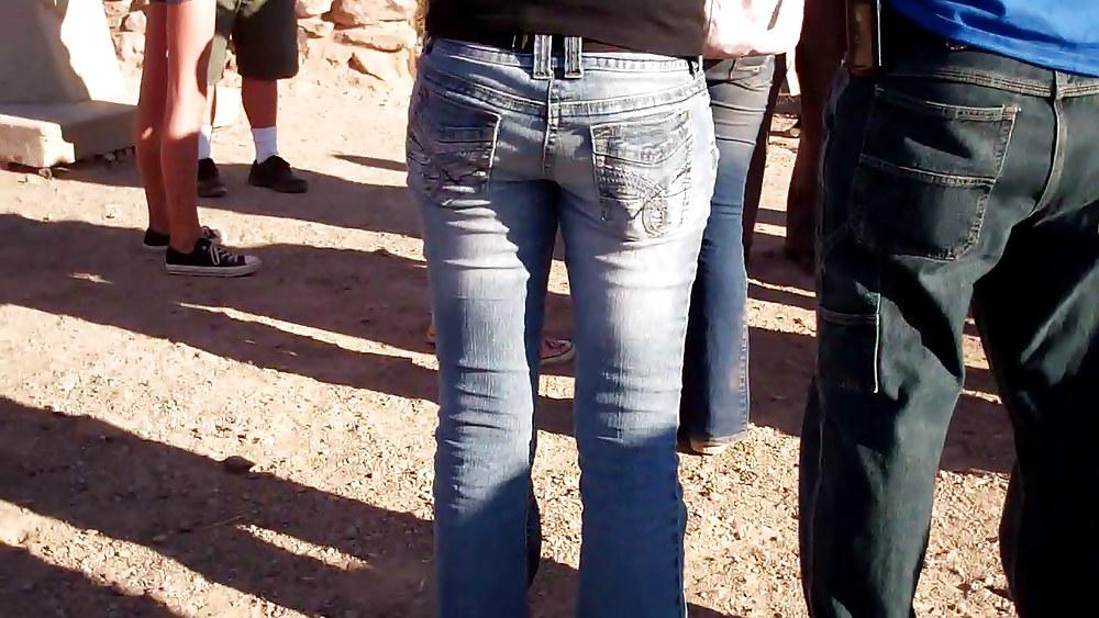 25P Beautiful girls butts & ass in jeans 