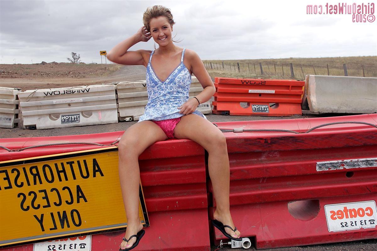 16P Shaved blonde Australian amateur teen outdoors stripping off
