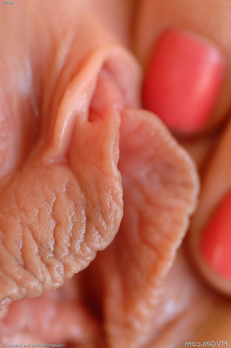 16P PInk pussy closeups of teen babe with perfect fuckme ass